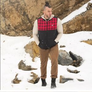 Flag nor Fail Men's Medium Plaid Black Red‎ Vest